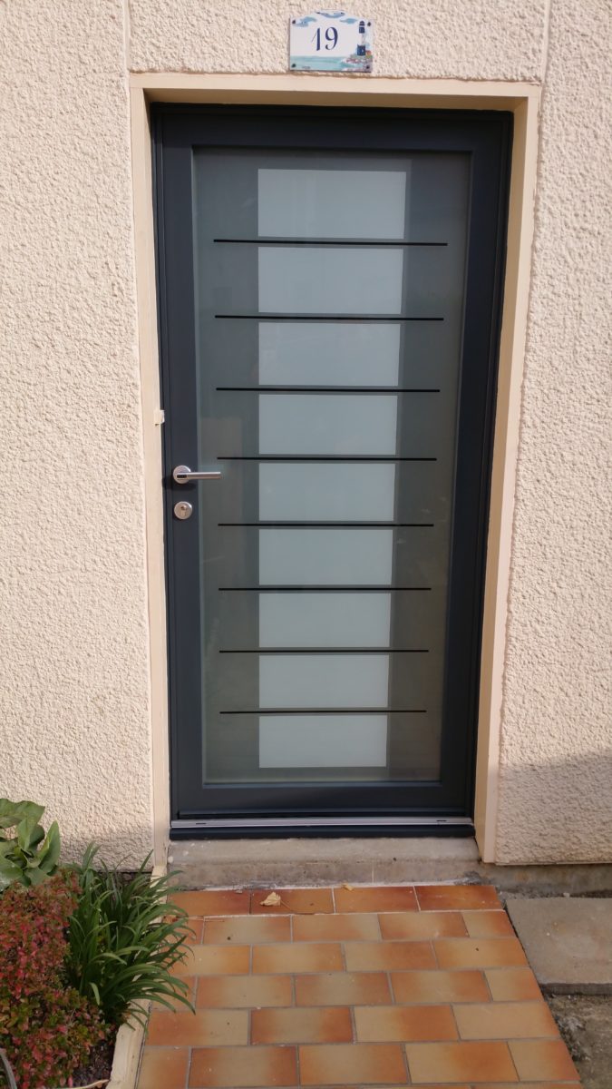 Blin Menuiserie Table Resine Porte Entrée Exterieur Apres 106
